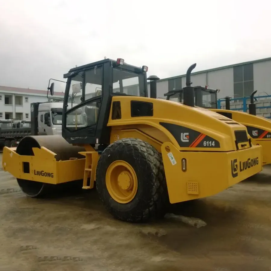 Грунтовый каток LiuGong CLG6114E 14 тонн детальное фото - смотреть и выбрать в Spec-Trucks Грунтовый каток LiuGong CLG6114E 14 тонн детальное фото - Spec-Trucks