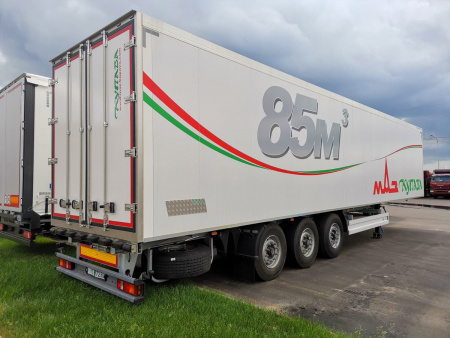 Изотермический полуприцеп КУПАВА 930011 на шасси МАЗ детальное фото - Spec-Trucks