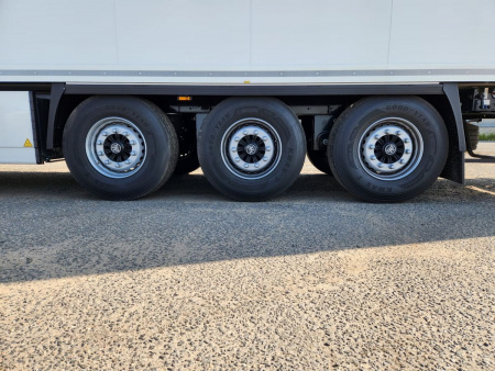 Полуприцеп рефрижератор Krone SD Cool Liner детальное фото - Spec-Trucks