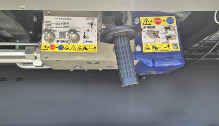 Самосвальный полуприцеп САТ 150 90 м3 с подвижным полом детальное фото - Spec-Trucks