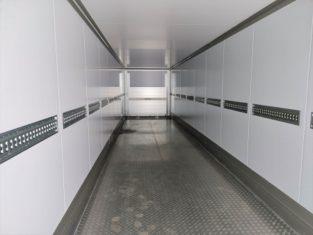 Изотермический полуприцеп КУПАВА 930011 на шасси МАЗ детальное фото - Spec-Trucks