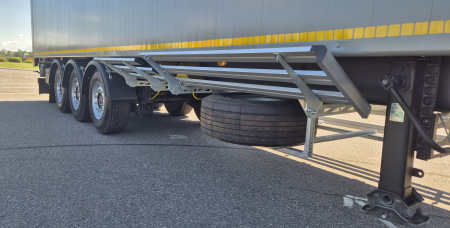 Самосвальный полуприцеп САТ 150 90 м3 с подвижным полом детальное фото - Spec-Trucks