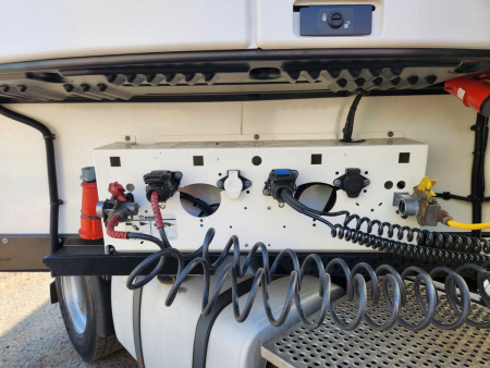 Полуприцеп рефрижератор Krone SD Cool Liner детальное фото - Spec-Trucks