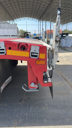 Низкорамный раздвижной полуприцеп трал (тяжеловоз) MAX TRAILER (FAYMONVILLE) F-S46-1AAB детальное фото - Spec-Trucks