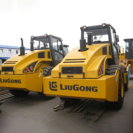 Грунтовый каток LiuGong CLG6114E 14 тонн детальное фото - смотреть и выбрать в Spec-Trucks Грунтовый каток LiuGong CLG6114E 14 тонн детальное фото - Spec-Trucks
