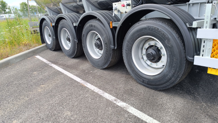 Полуприцеп битумовоз Сеспель SF4B32 32 м3 4 оси детальное фото - Spec-Trucks