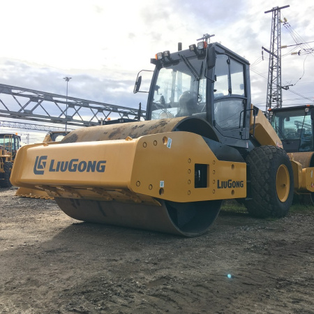 Грунтовый каток LiuGong CLG6614E 14 тонн детальное фото - смотреть и выбрать в Spec-Trucks Грунтовый каток LiuGong CLG6614E 14 тонн детальное фото - Spec-Trucks