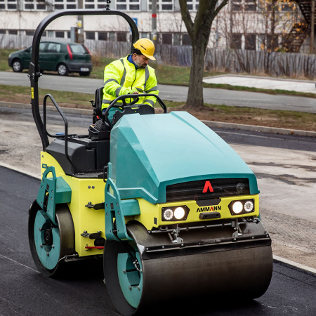 Тротуарный каток AMMANN ARX 45-2 двухвальцовый 4,5 тонны детальное фото - Spec-Trucks