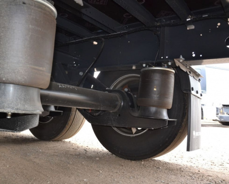 Шторно-бортовой полуприцеп Wielton NS 3KB с кониками детальное фото - Spec-Trucks