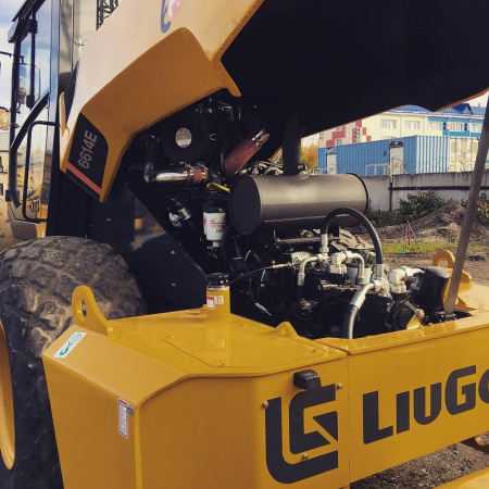 Грунтовый каток LiuGong CLG6614E 14 тонн детальное фото - смотреть и выбрать в Spec-Trucks Грунтовый каток LiuGong CLG6614E 14 тонн детальное фото - Spec-Trucks
