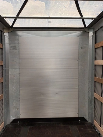 Шторный полуприцеп FLIEGL SDS 350 с кониками детальное фото - Spec-Trucks