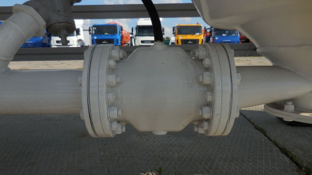 Полуприцеп кормовоз СЕСПЕЛЬ SF3U48 48 м3 алюминиевый детальное фото - Spec-Trucks