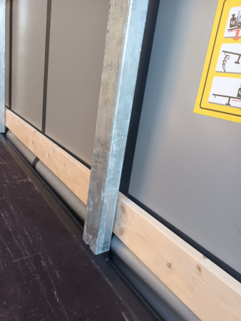 Тентованный полуприцеп FLIEGL SDS 350 шторный с кониками детальное фото - Spec-Trucks