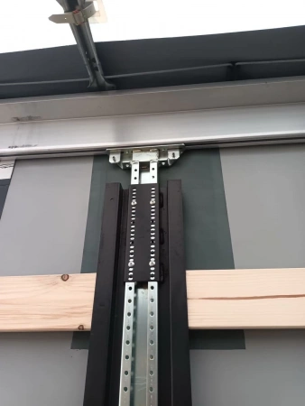 Шторный полуприцеп FLIEGL SDS 350 с кониками детальное фото - Spec-Trucks