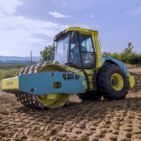 Грунтовый каток AMMANN ASC 150D 15 тонн детальное фото - Spec-Trucks