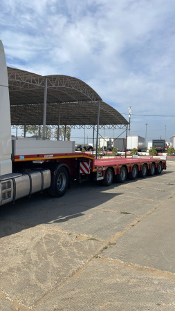 Низкорамный раздвижной полуприцеп трал (тяжеловоз) MAX TRAILER (FAYMONVILLE) F-S46-1AAB детальное фото - Spec-Trucks