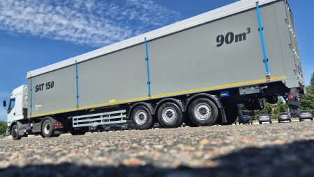 Самосвальный полуприцеп САТ 150 90 м3 с подвижным полом детальное фото - Spec-Trucks