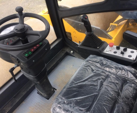 Тяжелый грунтовый каток LIUGONG CLG6616E 16 тонн детальное фото - Spec-Trucks