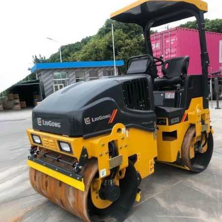 Тротуарный каток LiuGong CLG6032E двухвальцовый 3,5 тонны детальное фото - Spec-Trucks