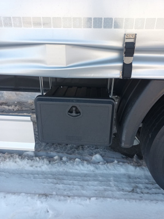 Тентованный полуприцеп FLIEGL SDS 350 шторный с кониками детальное фото - Spec-Trucks