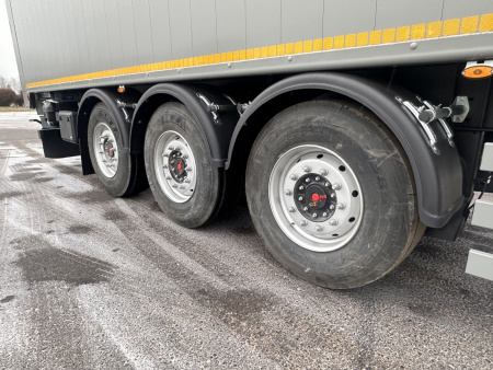 Полуприцеп мусоровоз с подвижным полом САТ 150 90 м3 детальное фото - Spec-Trucks