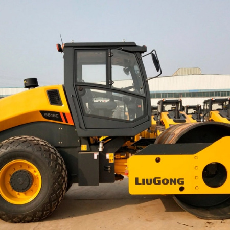 Тяжелый грунтовый каток LIUGONG CLG6618E 18 тонн детальное фото - Spec-Trucks