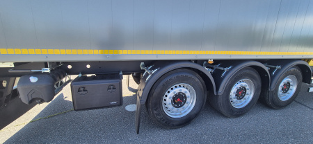 Самосвальный полуприцеп САТ 150 90 м3 с подвижным полом детальное фото - Spec-Trucks