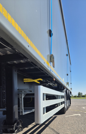 Полуприцеп щеповоз с подвижным полом САТ 150 90 м3 детальное фото - Spec-Trucks