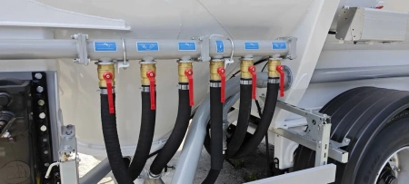 Полуприцеп цементовоз СЕСПЕЛЬ SF4U34 34 м3 4 оси алюминиевый детальное фото - Spec-Trucks