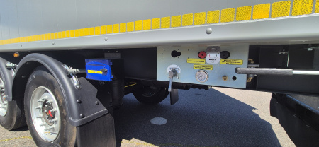 Самосвальный полуприцеп САТ 150 90 м3 с подвижным полом детальное фото - Spec-Trucks