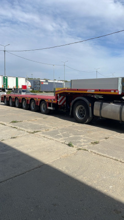 Низкорамный раздвижной полуприцеп трал (тяжеловоз) MAX TRAILER (FAYMONVILLE) F-S46-1AAB детальное фото - Spec-Trucks