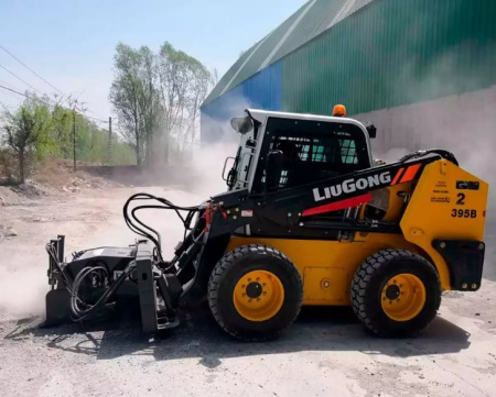 Фронтальный мини погрузчик LiuGong CLG395B 1500 кг детальное фото - смотреть и выбрать в Spec-Trucks Фронтальный мини погрузчик LiuGong CLG395B 1500 кг детальное фото - Spec-Trucks