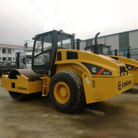 Грунтовый каток LiuGong CLG6114E 14 тонн детальное фото - смотреть и выбрать в Spec-Trucks Грунтовый каток LiuGong CLG6114E 14 тонн детальное фото - Spec-Trucks