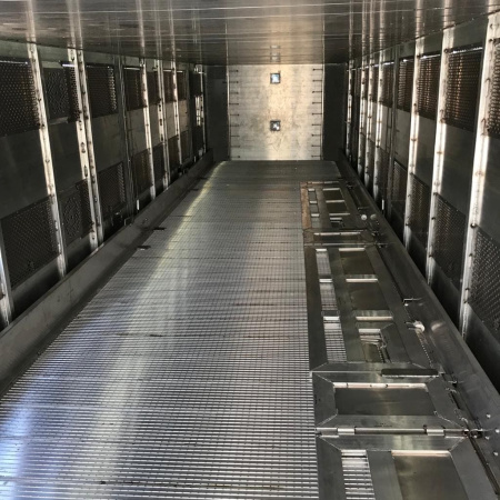 Полуприцеп скотовоз БАЛТСПЕЦМАШ БСМ 94531 с подъемными полами детальное фото - Spec-Trucks