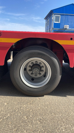 Низкорамный раздвижной полуприцеп трал (тяжеловоз) MAX TRAILER (FAYMONVILLE) F-S46-1AAB детальное фото - Spec-Trucks