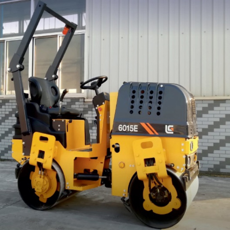 Асфальтовый каток LiuGong CLG6015E двухвальцовый 1,7 тонны детальное фото - Spec-Trucks